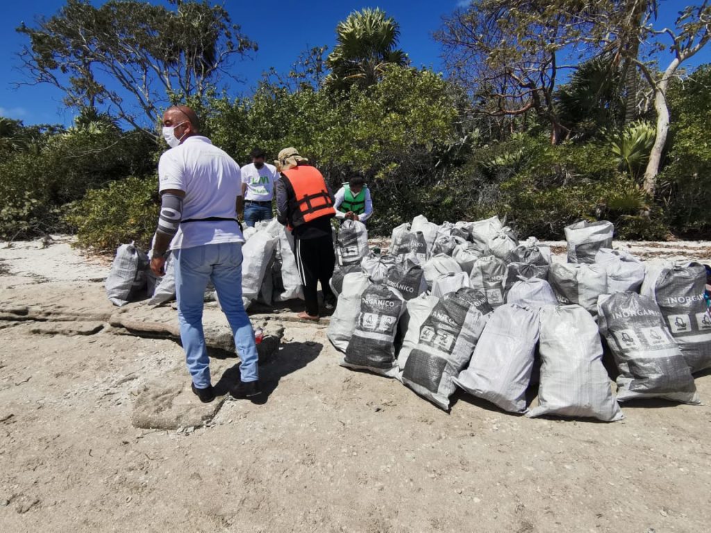 JORNADA DE LIMPIEZA EN KAYAK. VUELTA HUARIXE